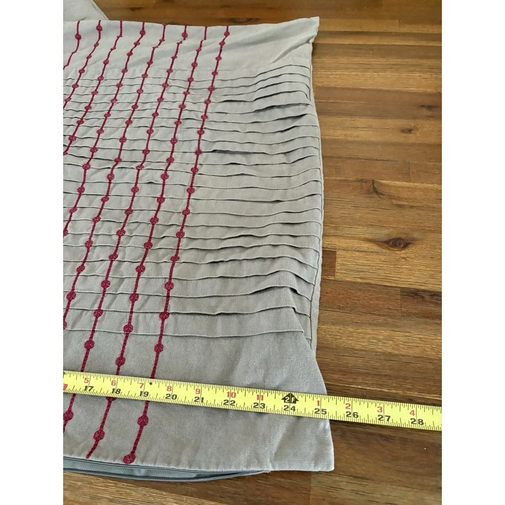 2 NATORI Cherry Blossom Square Pillow Shams Grey With Maroon Embroidery 25